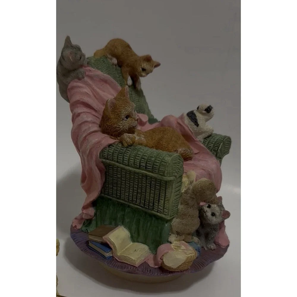 Vintage JSNY Cat Family Music Box Figurine Rotates. Plays 